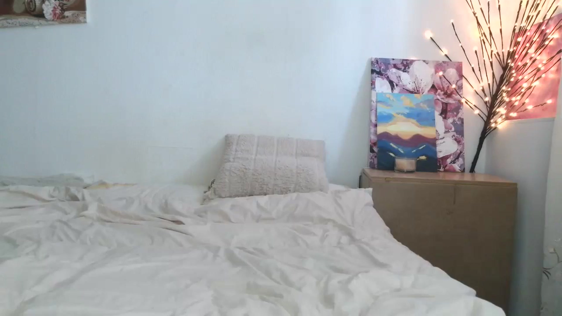 Gallery image thumbnail from HaleyReed's myfreecams stream on, 04/13/2026, 11:15 image 19 of 20