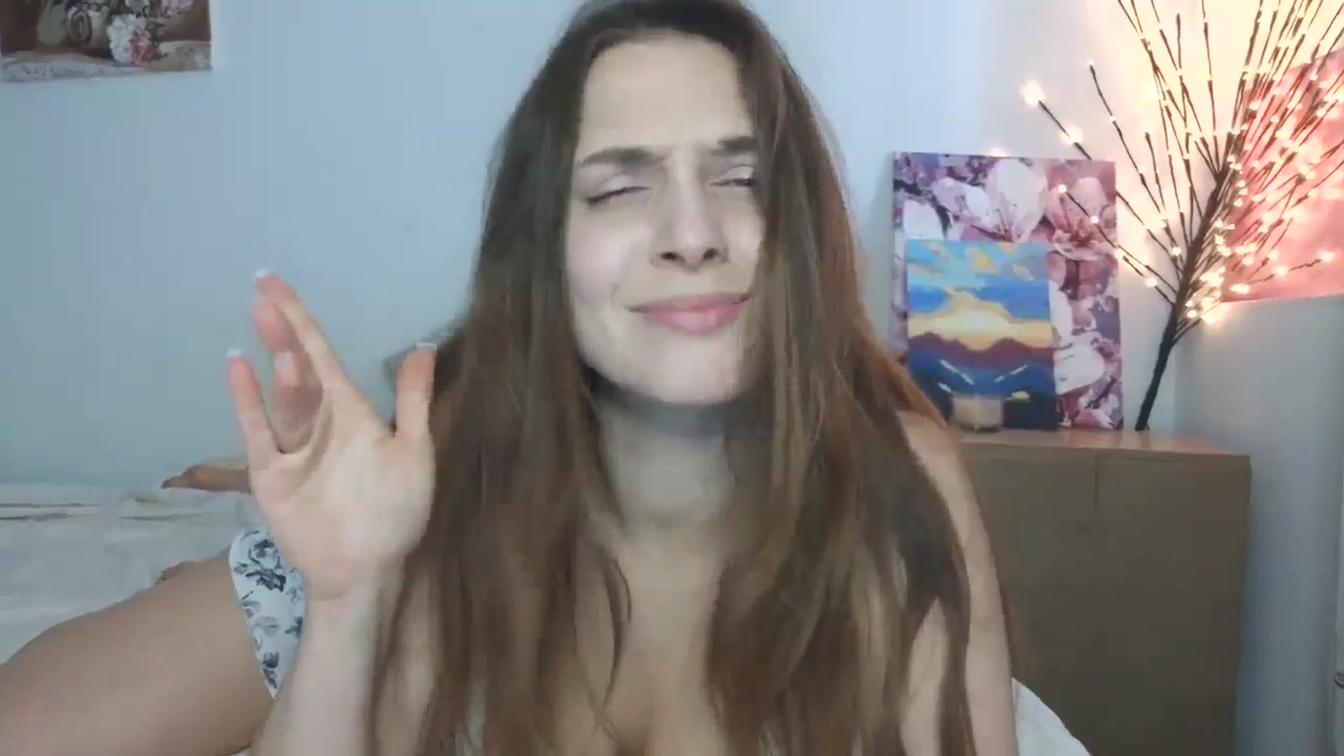 Gallery image thumbnail from HaleyReed's myfreecams stream on, 04/13/2026, 12:59 image 15 of 20