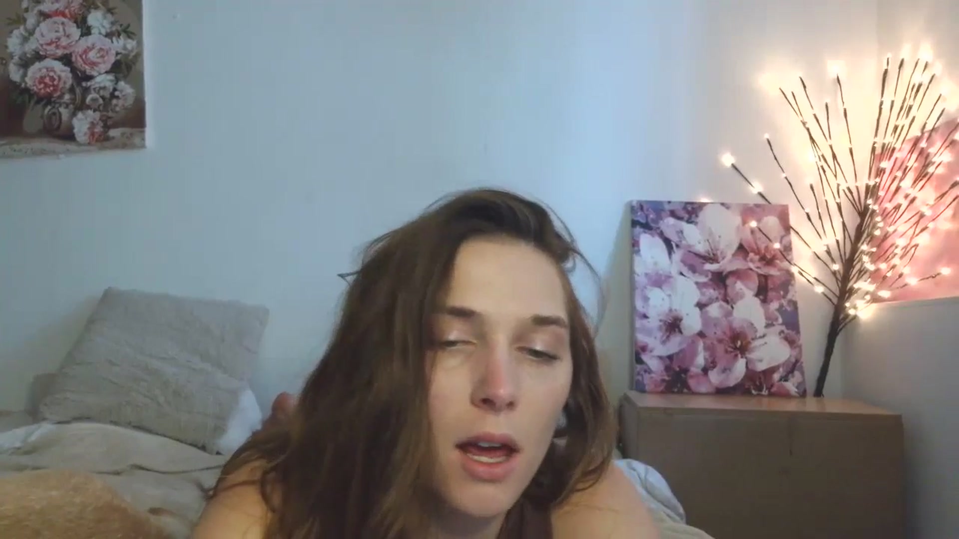Gallery image thumbnail from HaleyReed's myfreecams stream on, 04/15/2026, 12:23 image 4 of 20