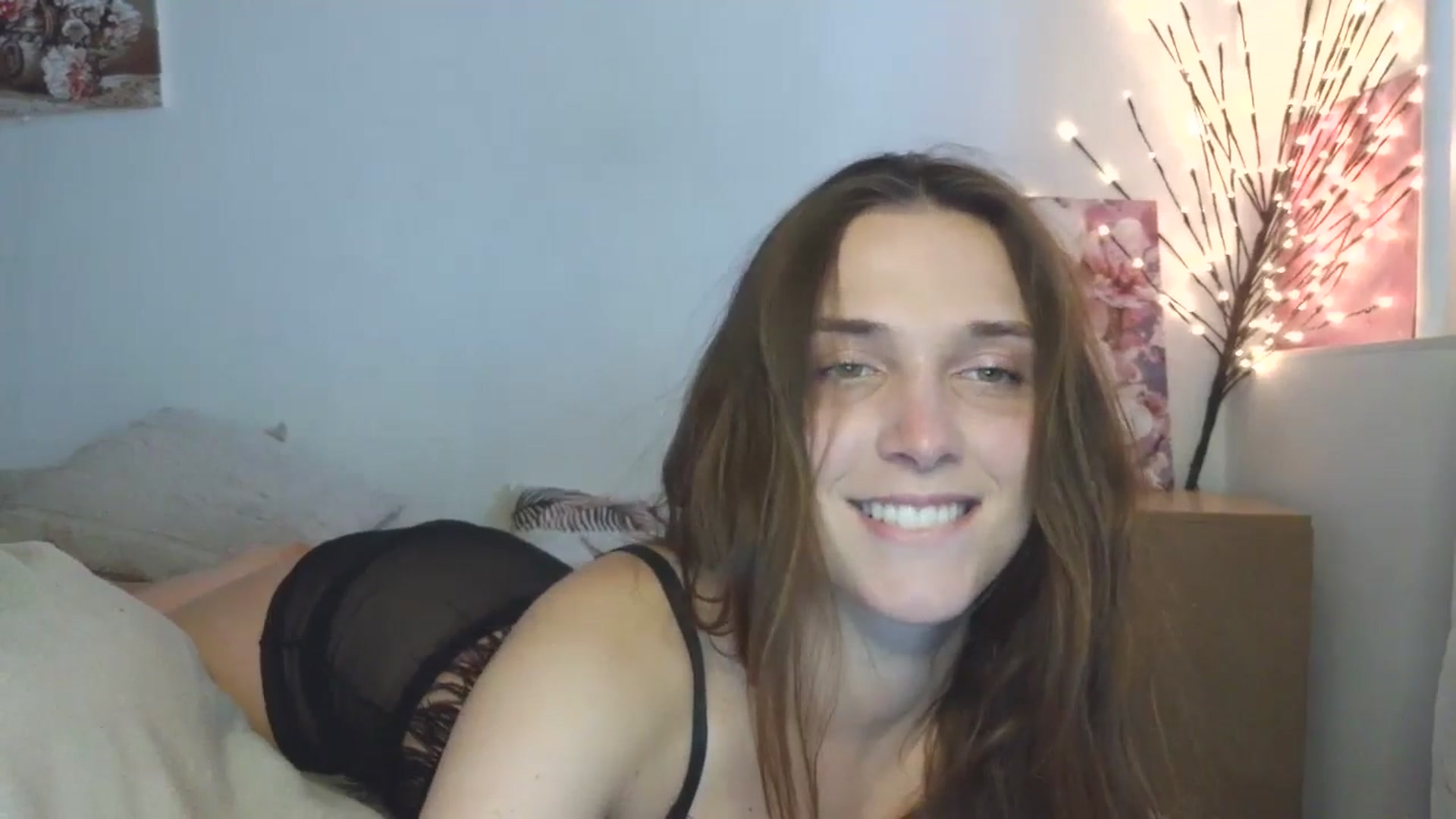 Gallery image thumbnail from HaleyReed's myfreecams stream on, 04/15/2026, 12:23 image 17 of 20
