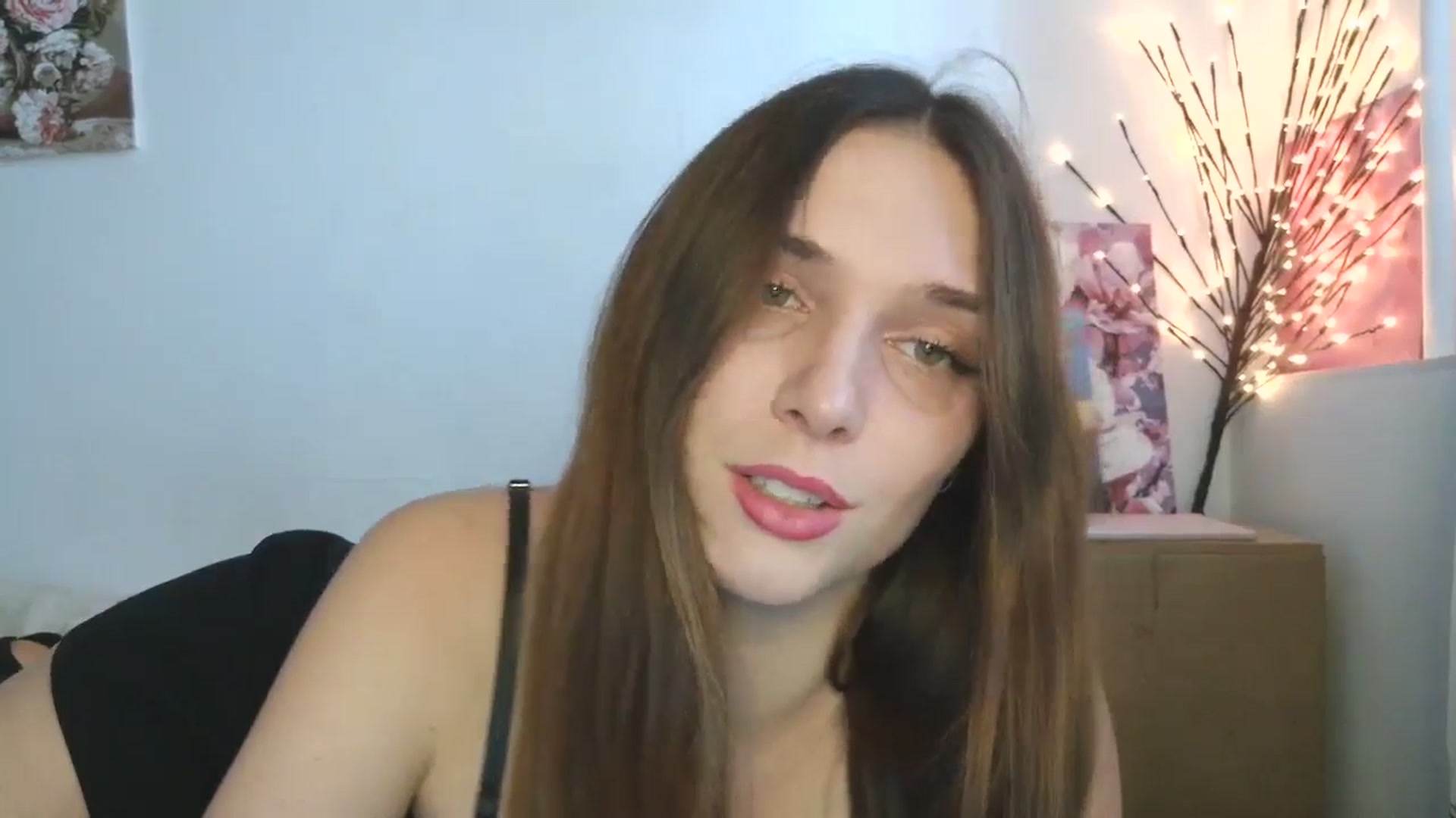 Gallery image thumbnail from HaleyReed's myfreecams stream on, 04/16/2026, 11:02 image 7 of 20