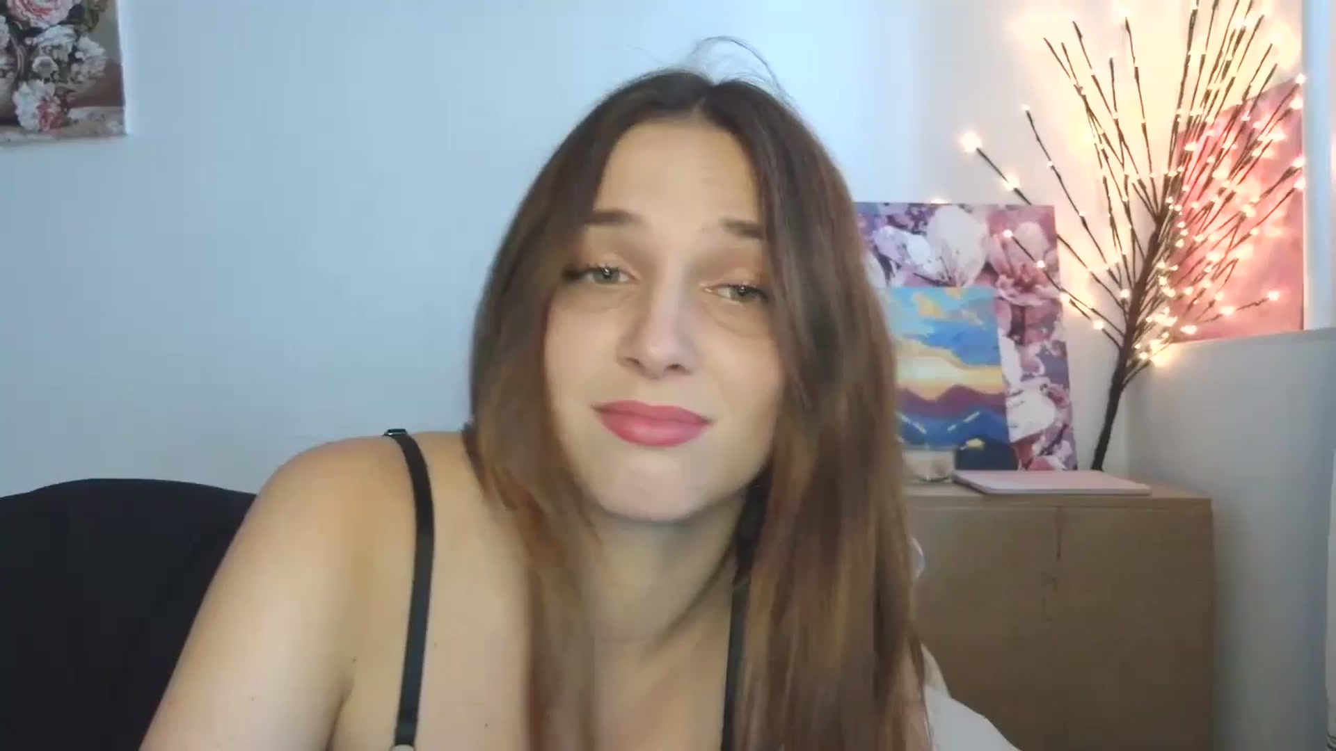 Gallery image thumbnail from HaleyReed's myfreecams stream on, 04/16/2026, 11:02 image 1 of 20
