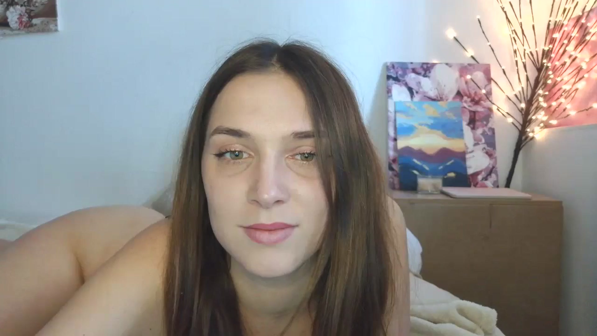 Gallery image thumbnail from HaleyReed's myfreecams stream on, 04/16/2026, 12:17 image 2 of 20