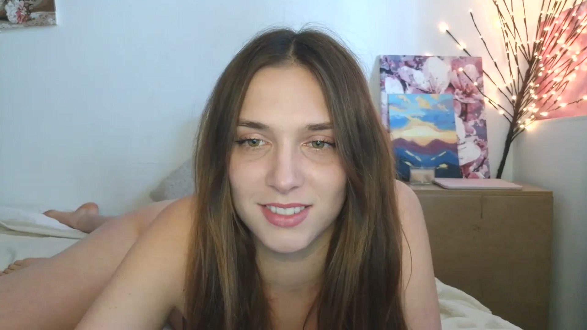 Gallery image thumbnail from HaleyReed's myfreecams stream on, 04/16/2026, 12:17 image 9 of 20