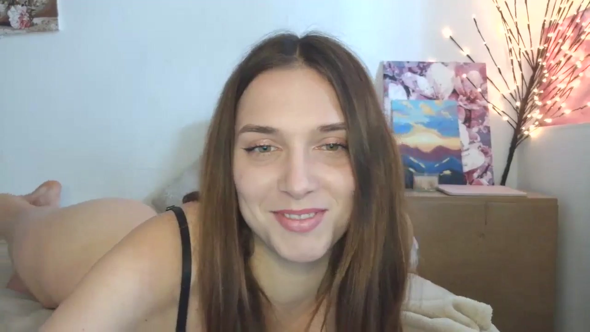 Gallery image thumbnail from HaleyReed's myfreecams stream on, 04/16/2026, 12:17 image 6 of 20