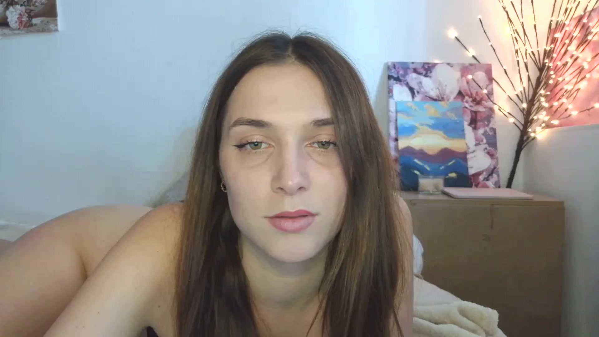 Gallery image thumbnail from HaleyReed's myfreecams stream on, 04/16/2026, 12:17 image 1 of 20