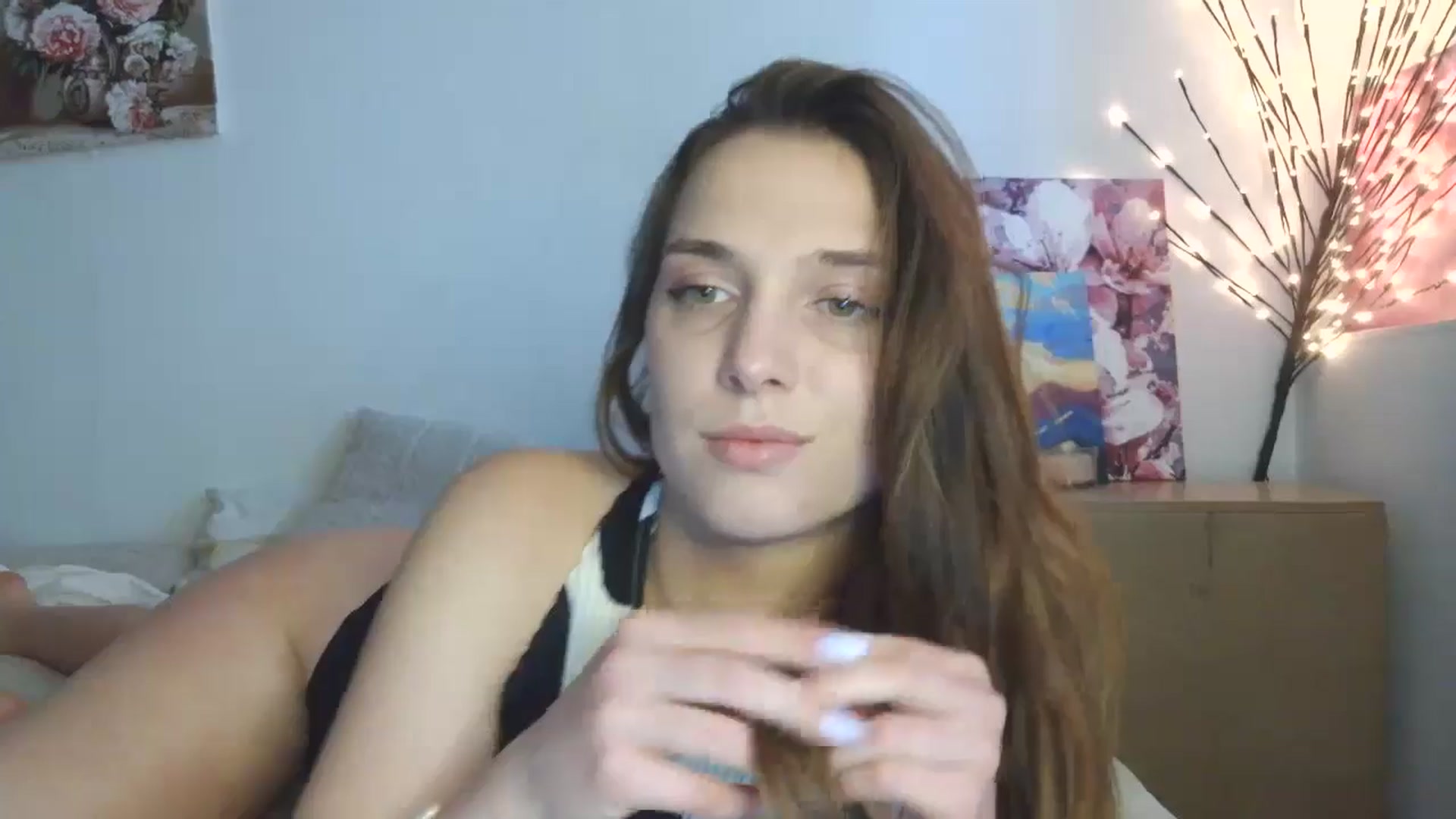 Gallery image thumbnail from HaleyReed's myfreecams stream on, 04/17/2026, 12:43 image 6 of 20