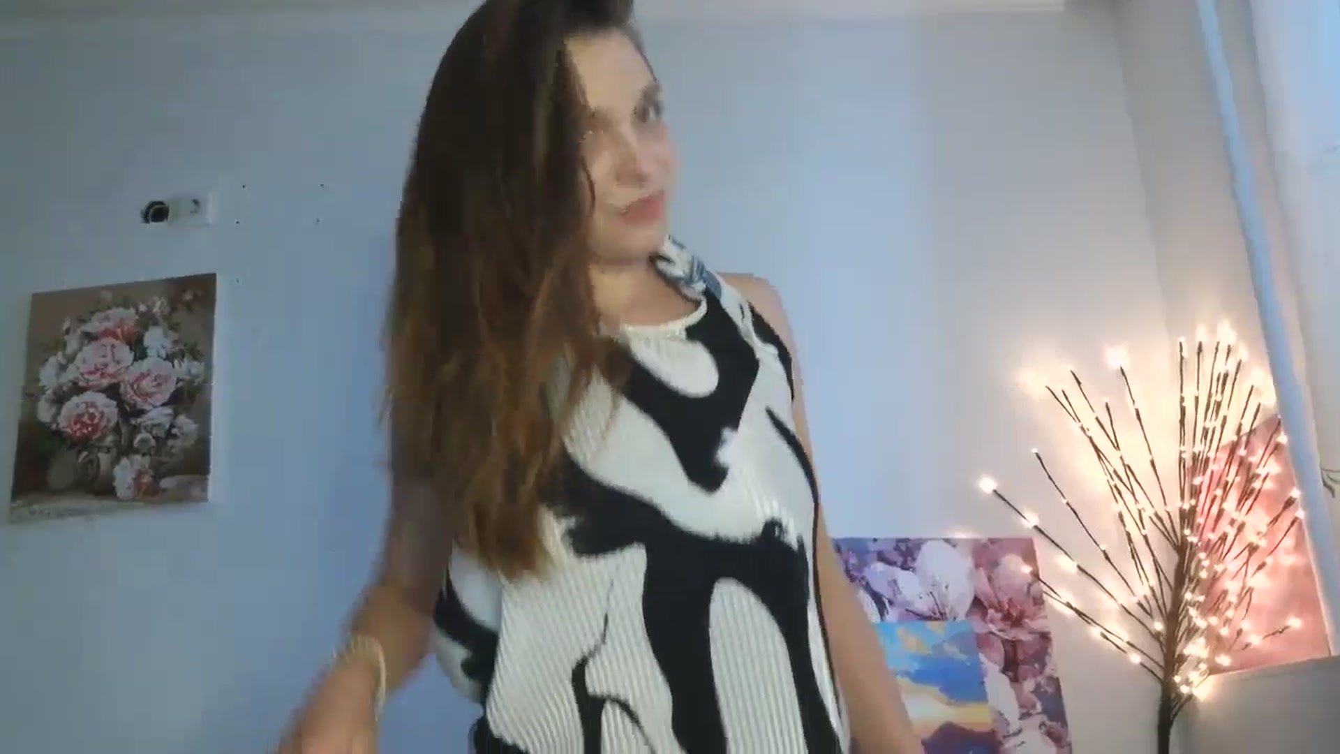 Gallery image thumbnail from HaleyReed's myfreecams stream on, 04/17/2026, 12:43 image 10 of 20