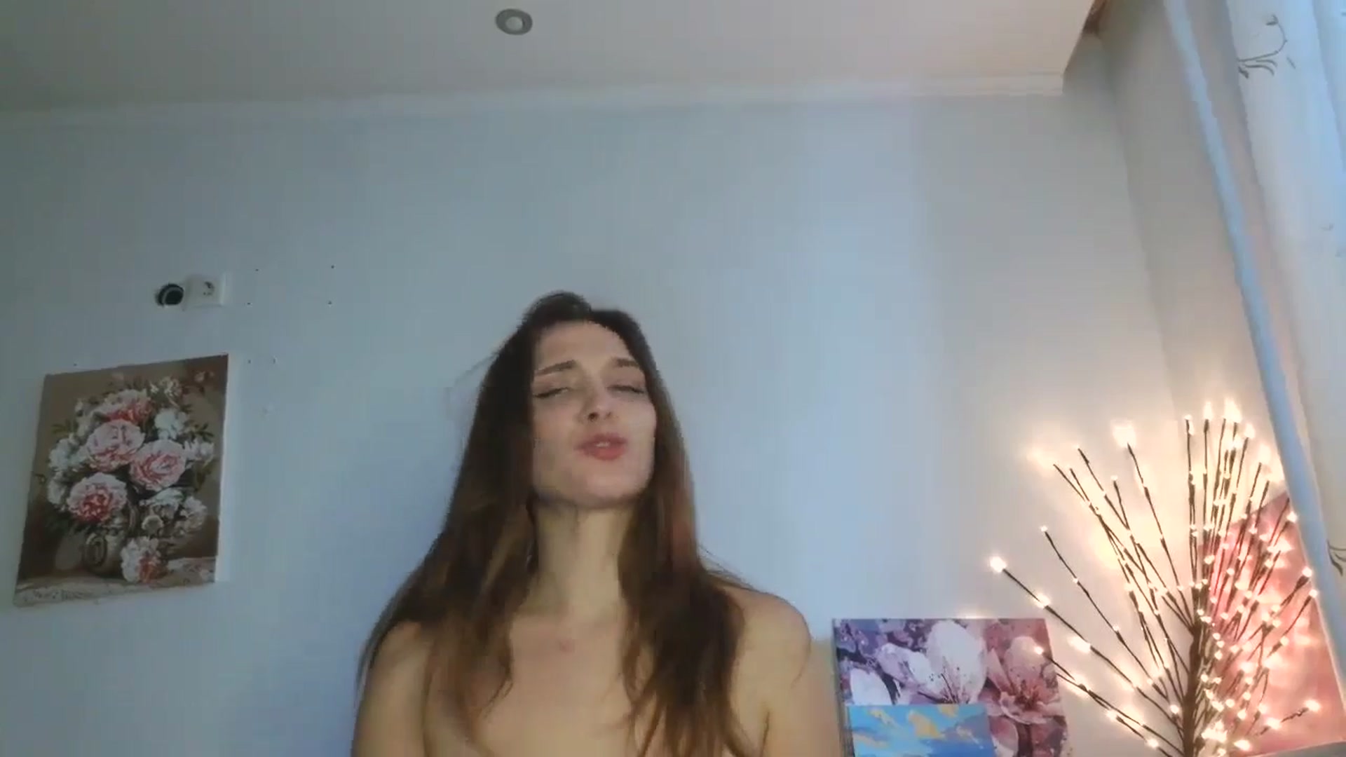 Gallery image thumbnail from HaleyReed's myfreecams stream on, 04/17/2026, 12:43 image 12 of 20