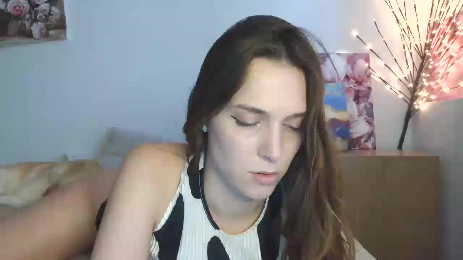 Gallery image thumbnail from HaleyReed's myfreecams stream on, 04/17/2026, 12:43 image 7 of 20