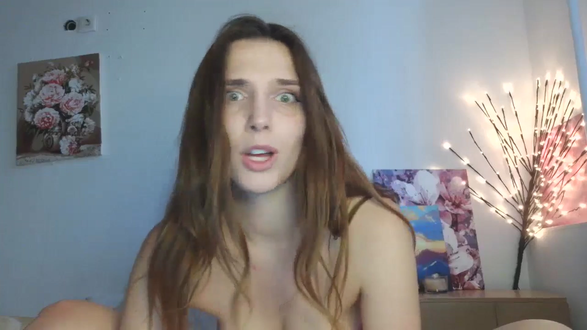 Gallery image thumbnail from HaleyReed's myfreecams stream on, 04/17/2026, 12:43 image 15 of 20