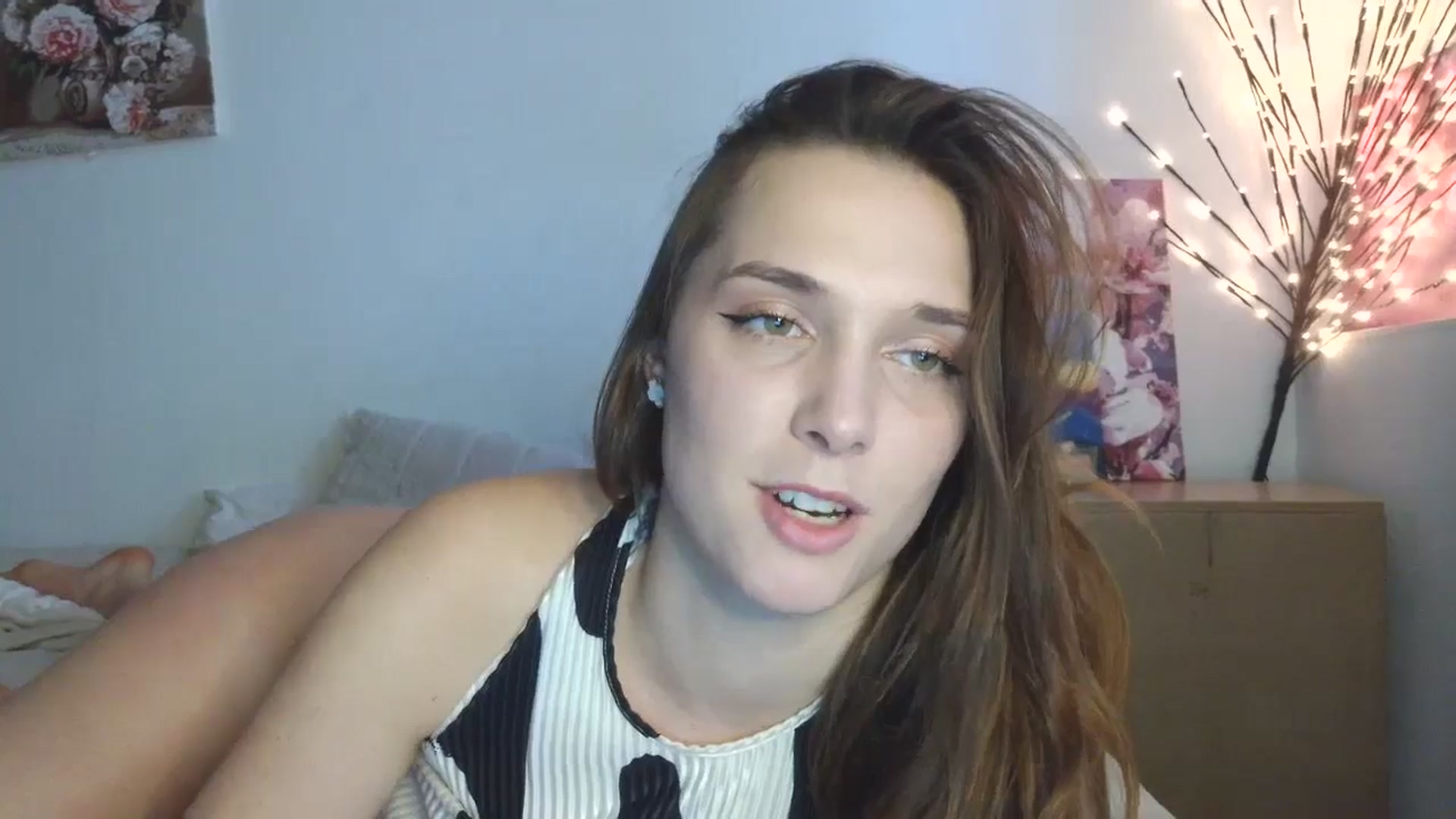 Gallery image thumbnail from HaleyReed's myfreecams stream on, 04/17/2026, 12:43 image 2 of 20
