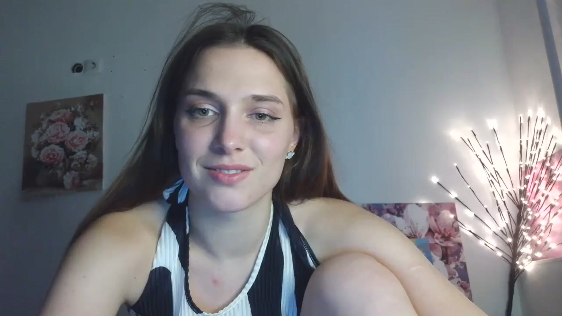 Gallery image thumbnail from HaleyReed's myfreecams stream on, 04/17/2026, 17:15 image 1 of 20