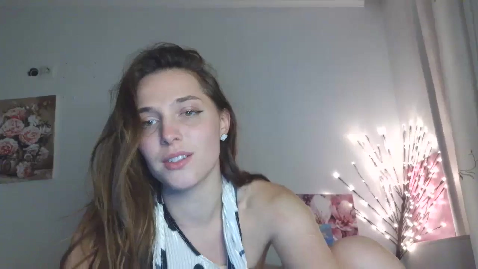 Gallery image thumbnail from HaleyReed's myfreecams stream on, 04/17/2026, 17:15 image 19 of 20