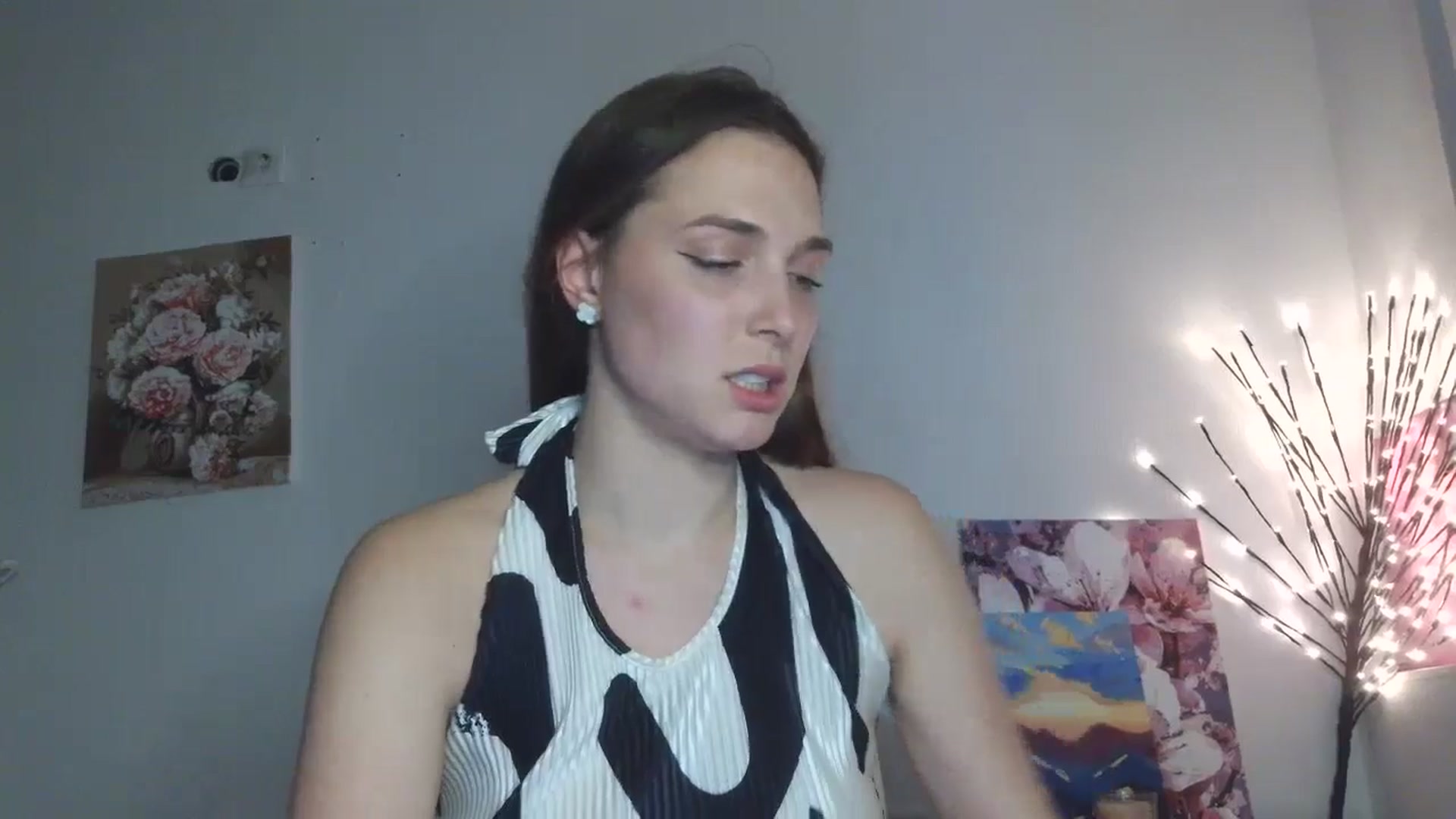 Gallery image thumbnail from HaleyReed's myfreecams stream on, 04/17/2026, 17:15 image 3 of 20
