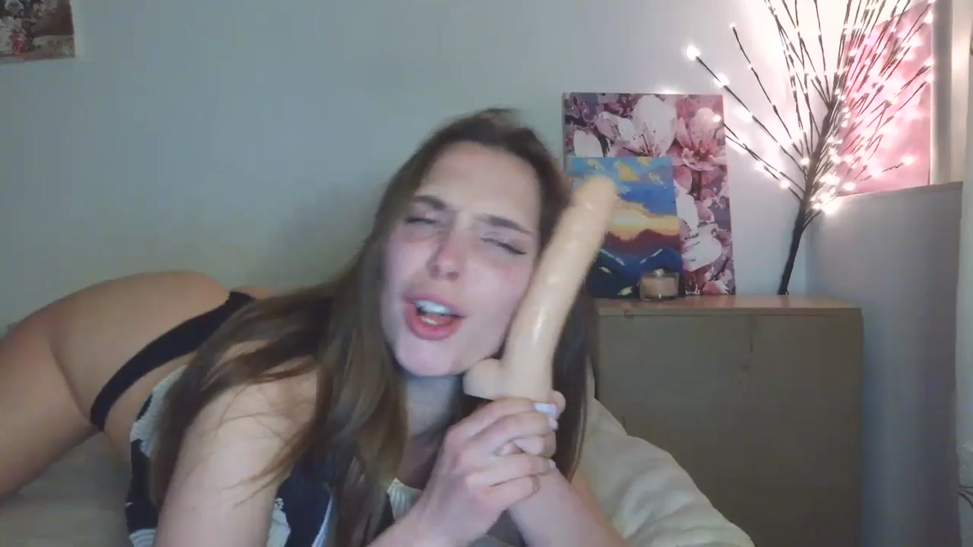 Gallery image thumbnail from HaleyReed's myfreecams stream on, 04/17/2026, 17:15 image 15 of 20