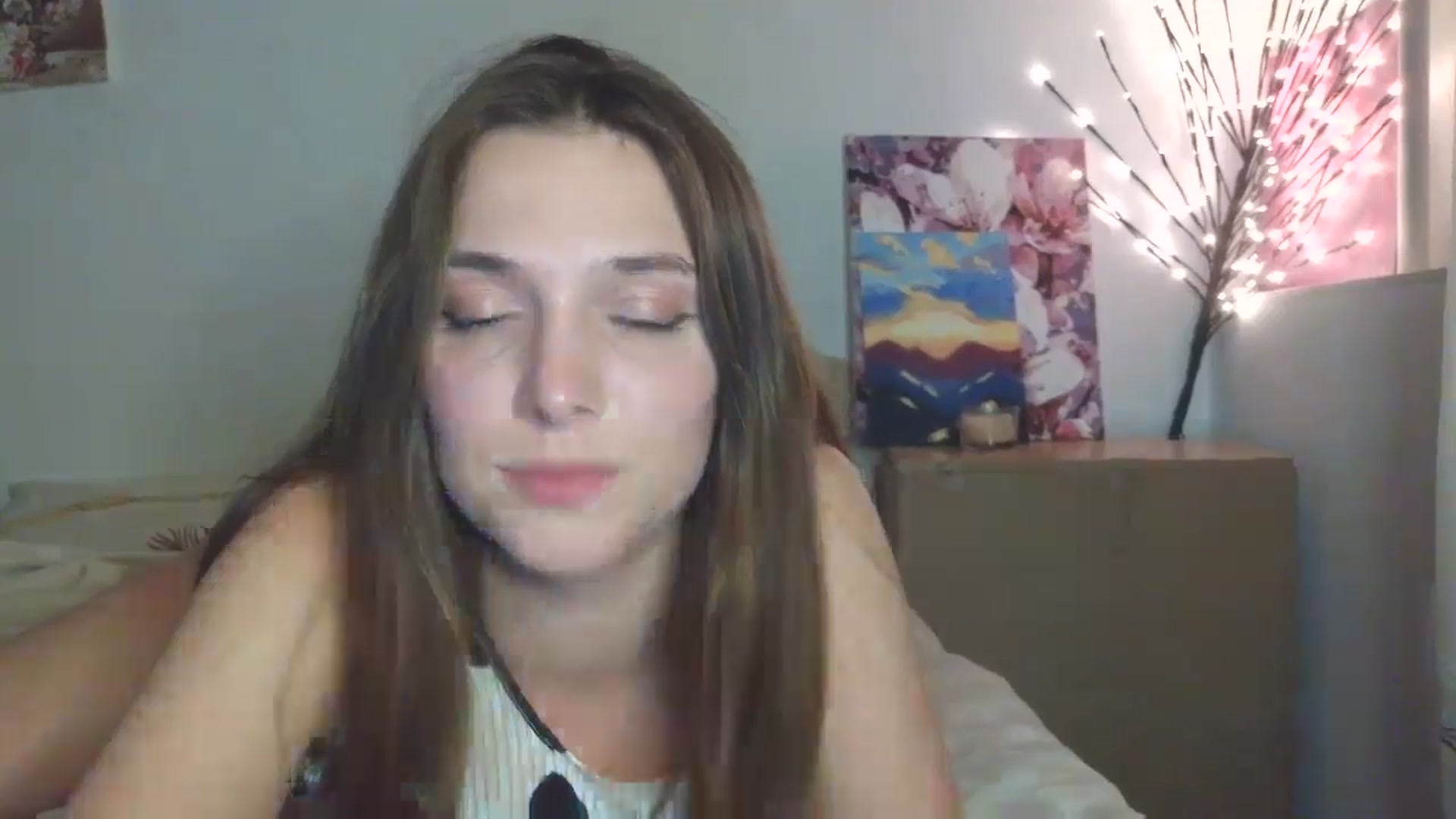 Gallery image thumbnail from HaleyReed's myfreecams stream on, 04/17/2026, 17:15 image 16 of 20