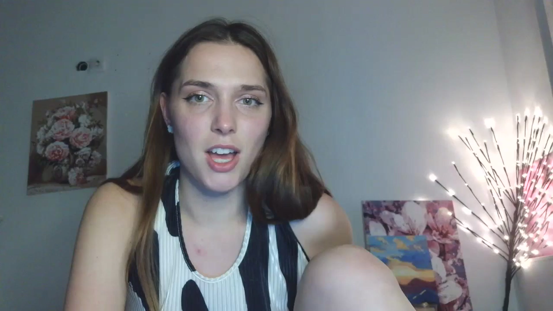 Gallery image thumbnail from HaleyReed's myfreecams stream on, 04/17/2026, 17:15 image 6 of 20