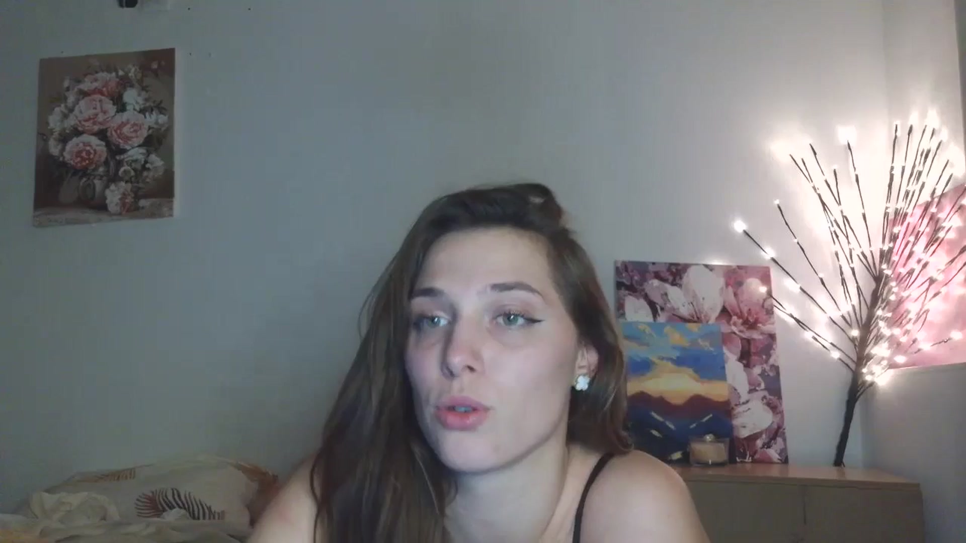 Gallery image thumbnail from HaleyReed's myfreecams stream on, 04/17/2026, 17:48 image 19 of 20