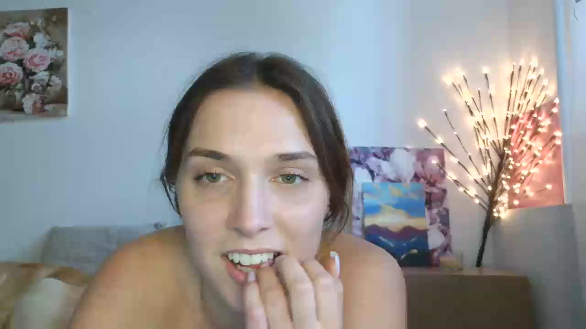 Gallery image thumbnail from HaleyReed's myfreecams stream on, 04/19/2026, 14:14 image 3 of 20