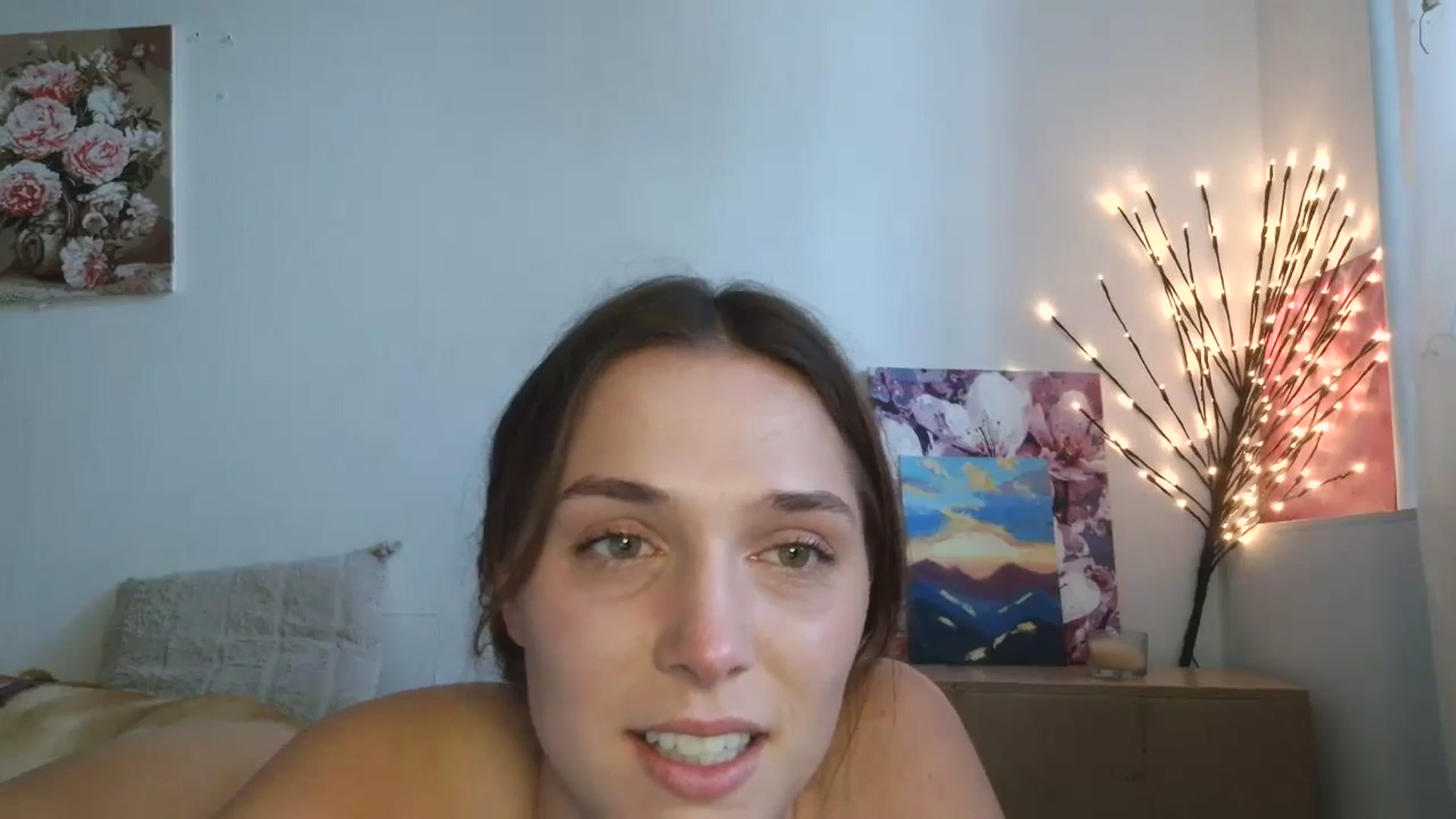 Gallery image thumbnail from HaleyReed's myfreecams stream on, 04/19/2026, 14:14 image 5 of 20