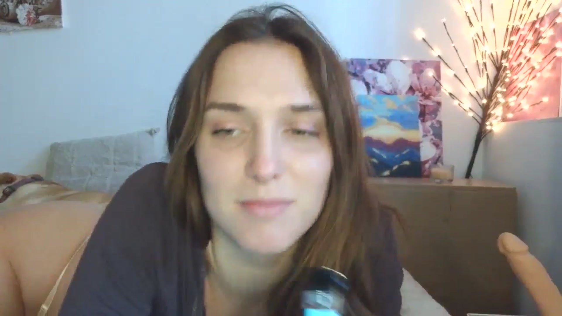 Gallery image thumbnail from HaleyReed's myfreecams stream on, 04/19/2026, 14:14 image 16 of 20