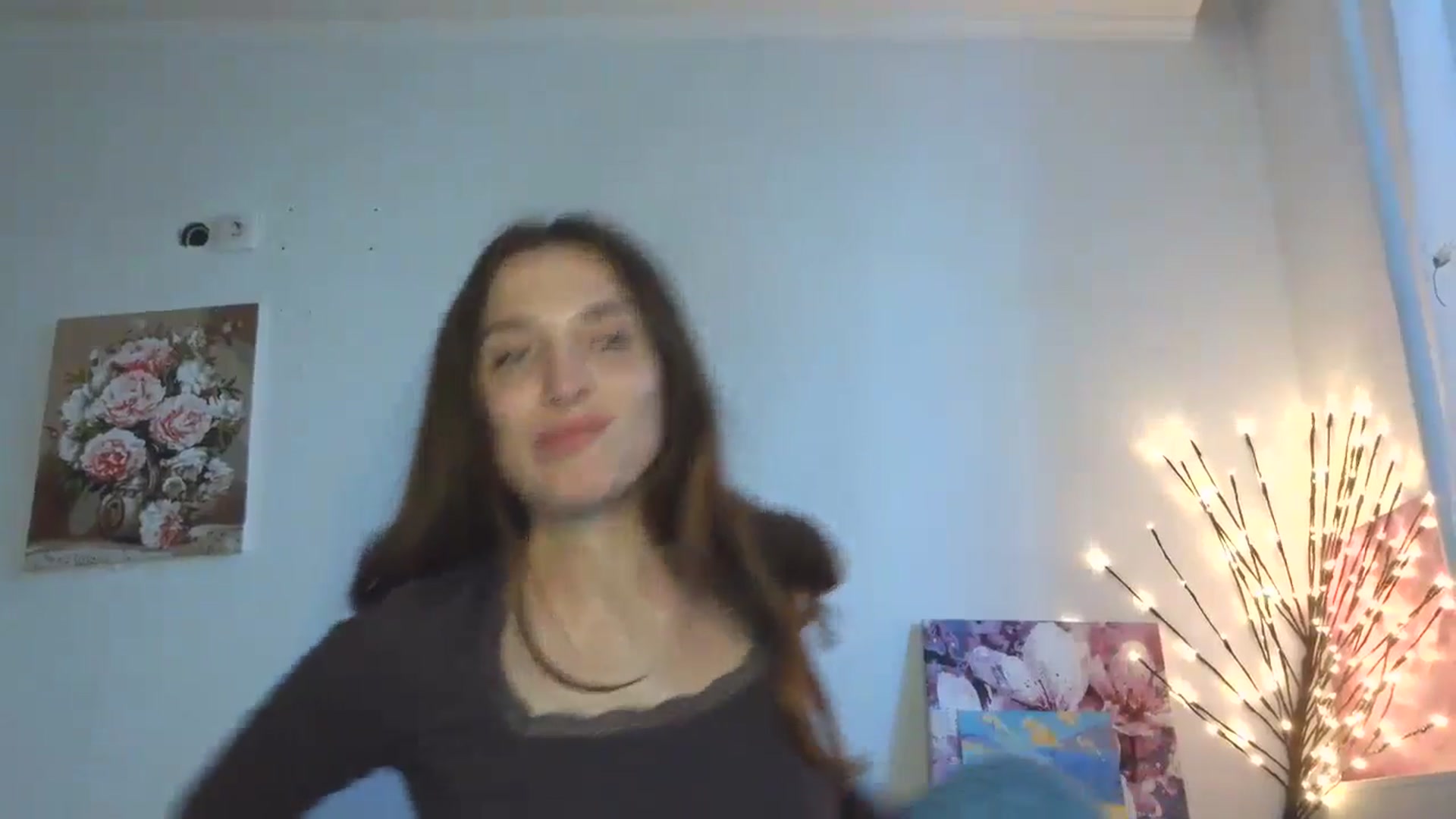 Gallery image thumbnail from HaleyReed's myfreecams stream on, 04/19/2026, 15:52 image 13 of 20