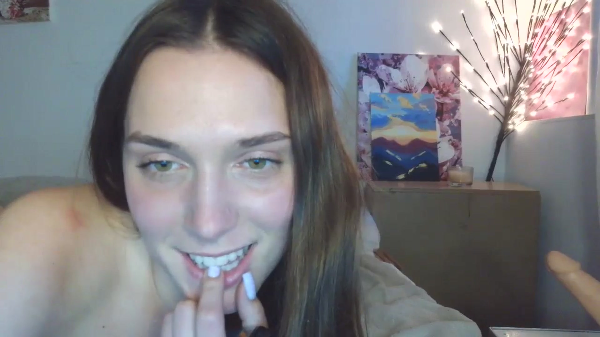 Gallery image thumbnail from HaleyReed's myfreecams stream on, 04/19/2026, 16:19 image 20 of 20
