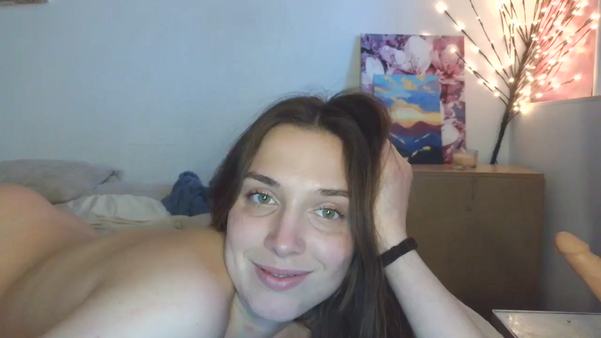 Gallery image thumbnail from HaleyReed's myfreecams stream on, 04/19/2026, 16:19 image 1 of 20