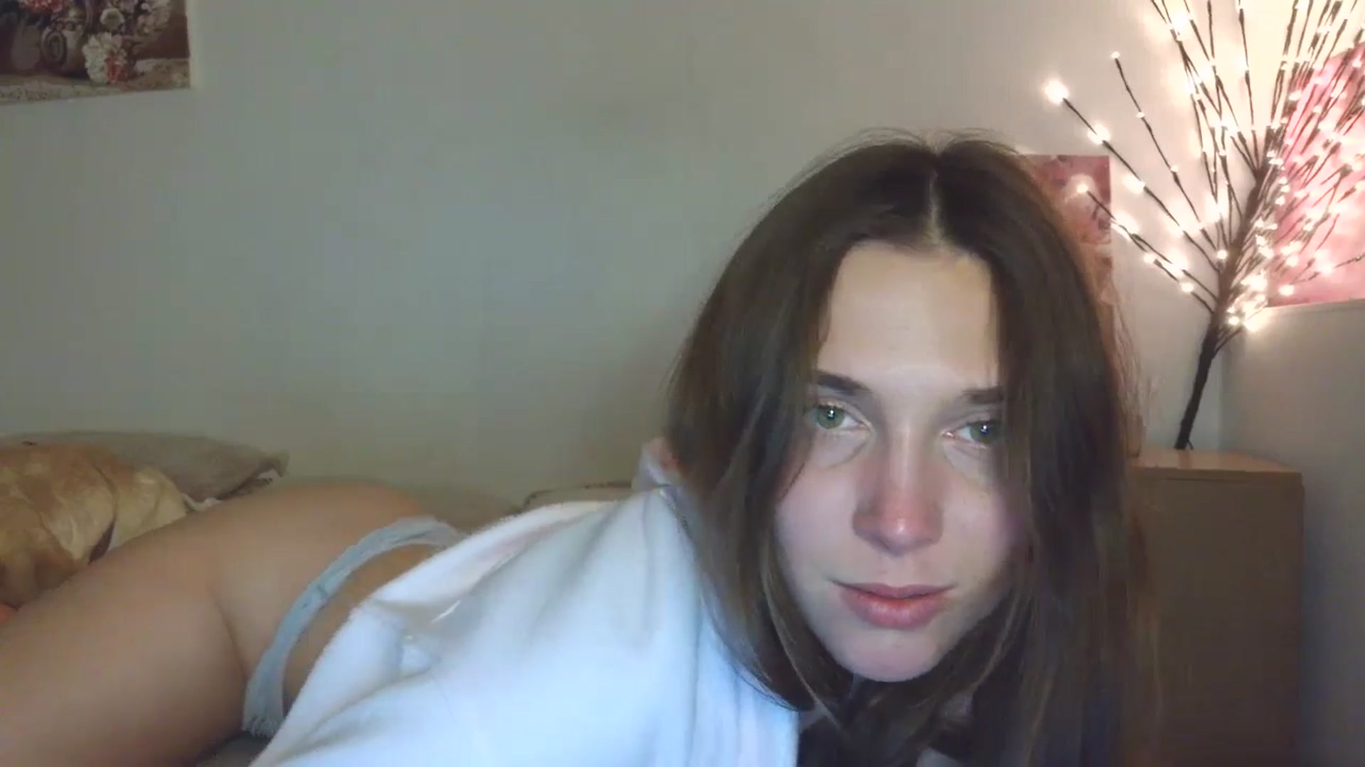 Gallery image thumbnail from HaleyReed's myfreecams stream on, 04/19/2026, 18:10 image 4 of 20