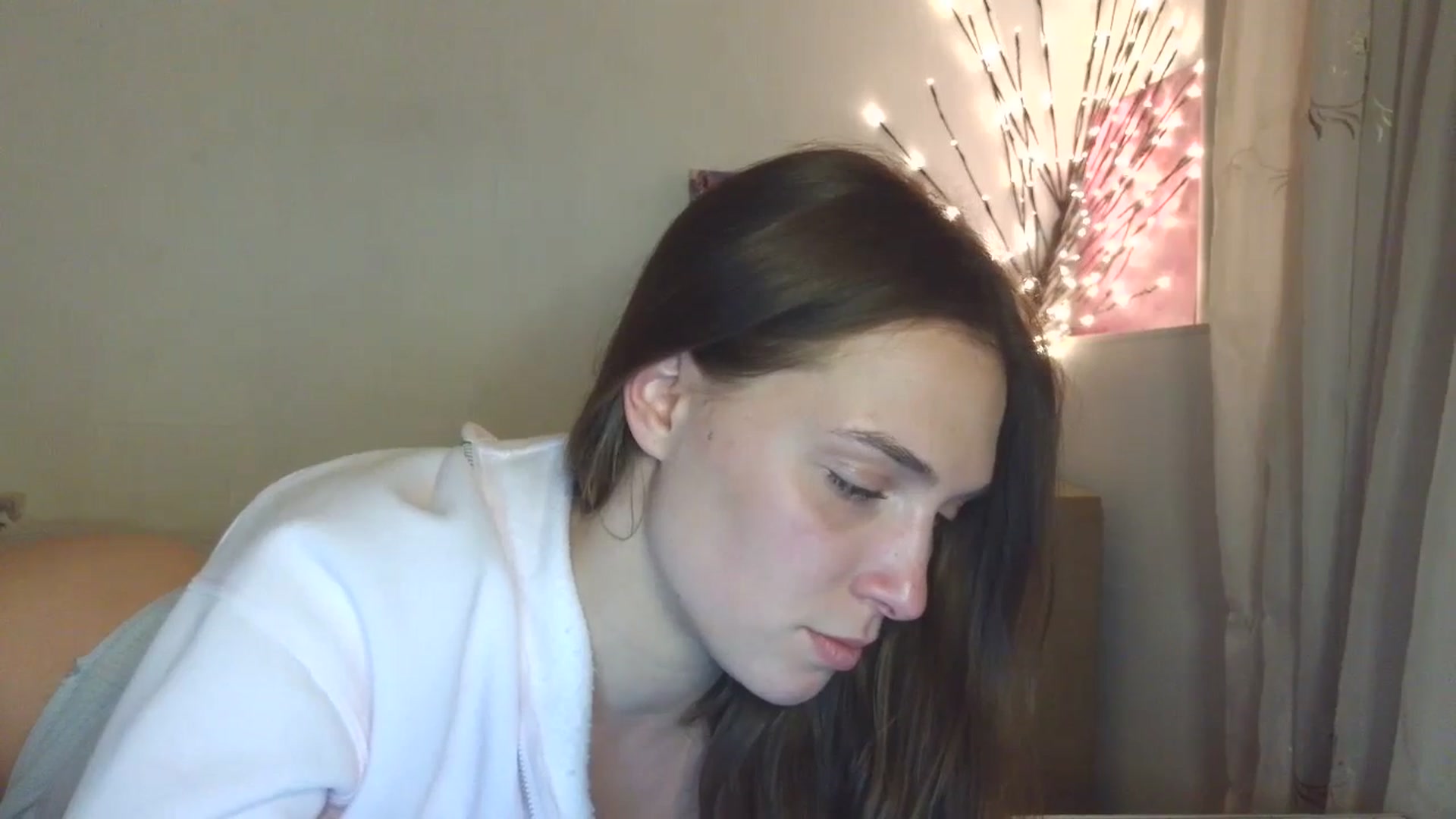 Gallery image thumbnail from HaleyReed's myfreecams stream on, 04/19/2026, 18:10 image 7 of 20