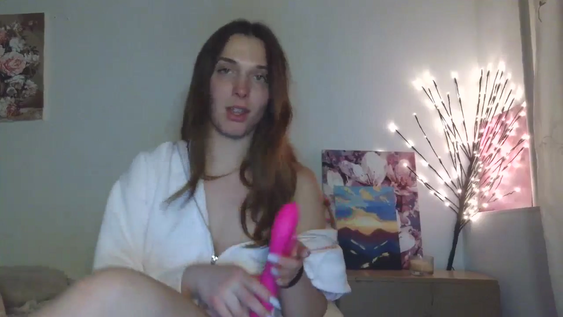 Gallery image thumbnail from HaleyReed's myfreecams stream on, 04/19/2026, 18:10 image 9 of 20