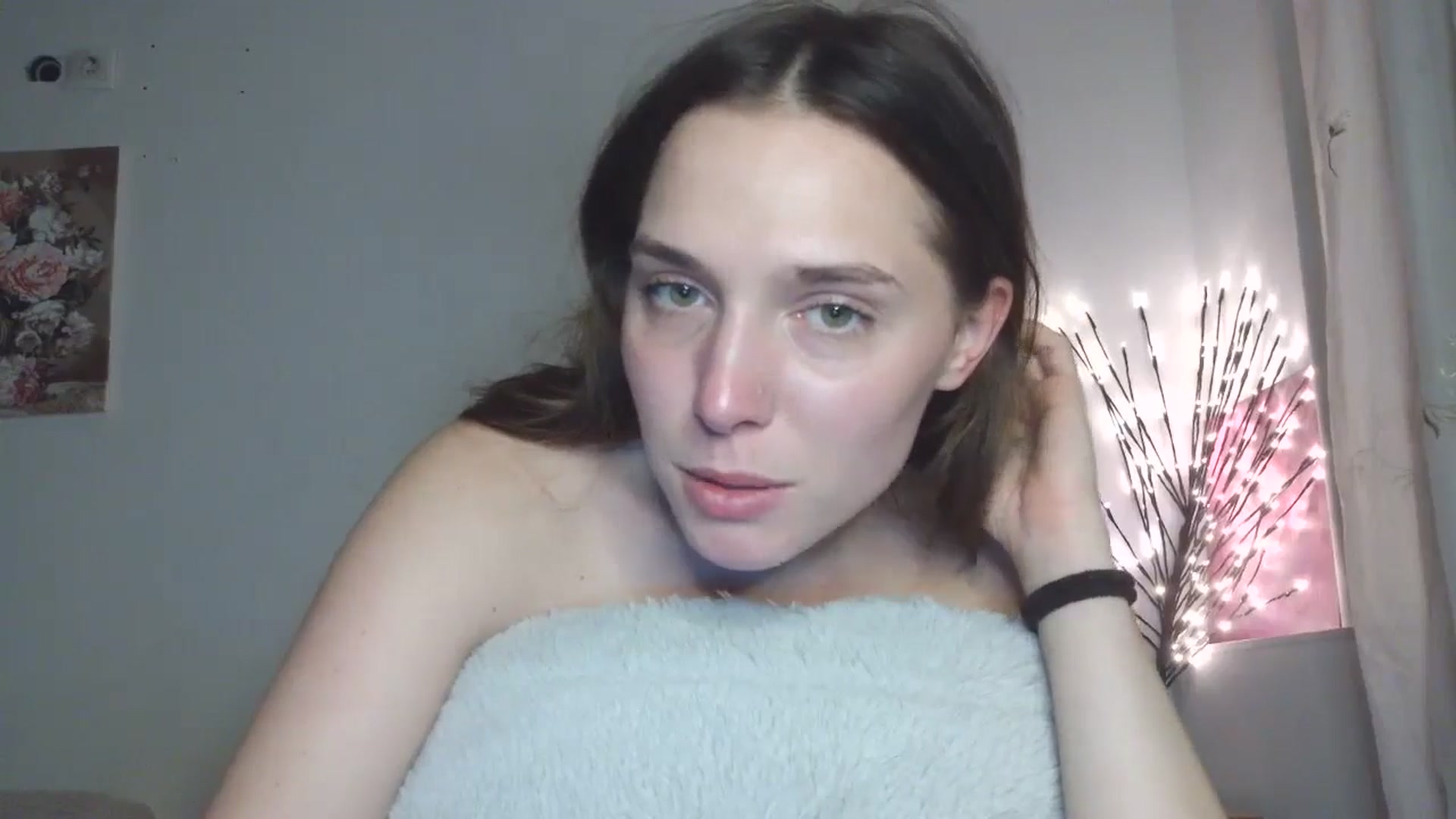 Gallery image thumbnail from HaleyReed's myfreecams stream on, 04/19/2026, 18:10 image 12 of 20