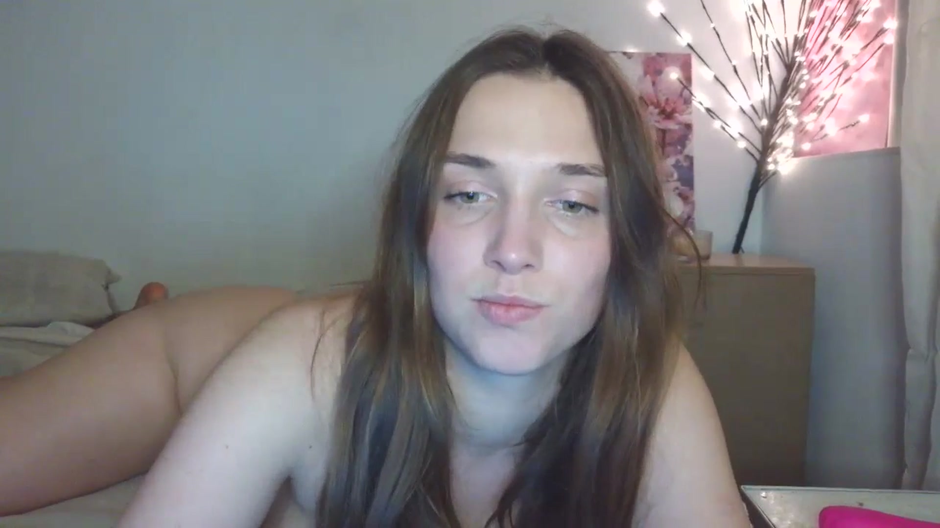 Gallery image thumbnail from HaleyReed's myfreecams stream on, 04/19/2026, 18:10 image 18 of 20