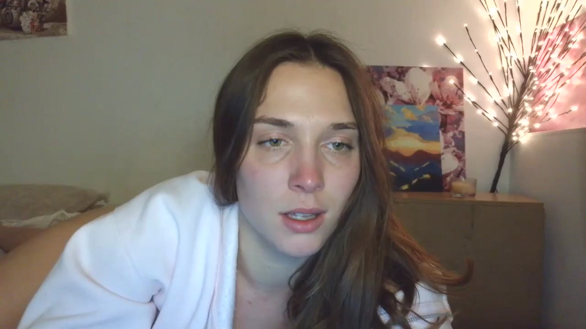 Gallery image thumbnail from HaleyReed's myfreecams stream on, 04/19/2026, 18:10 image 2 of 20