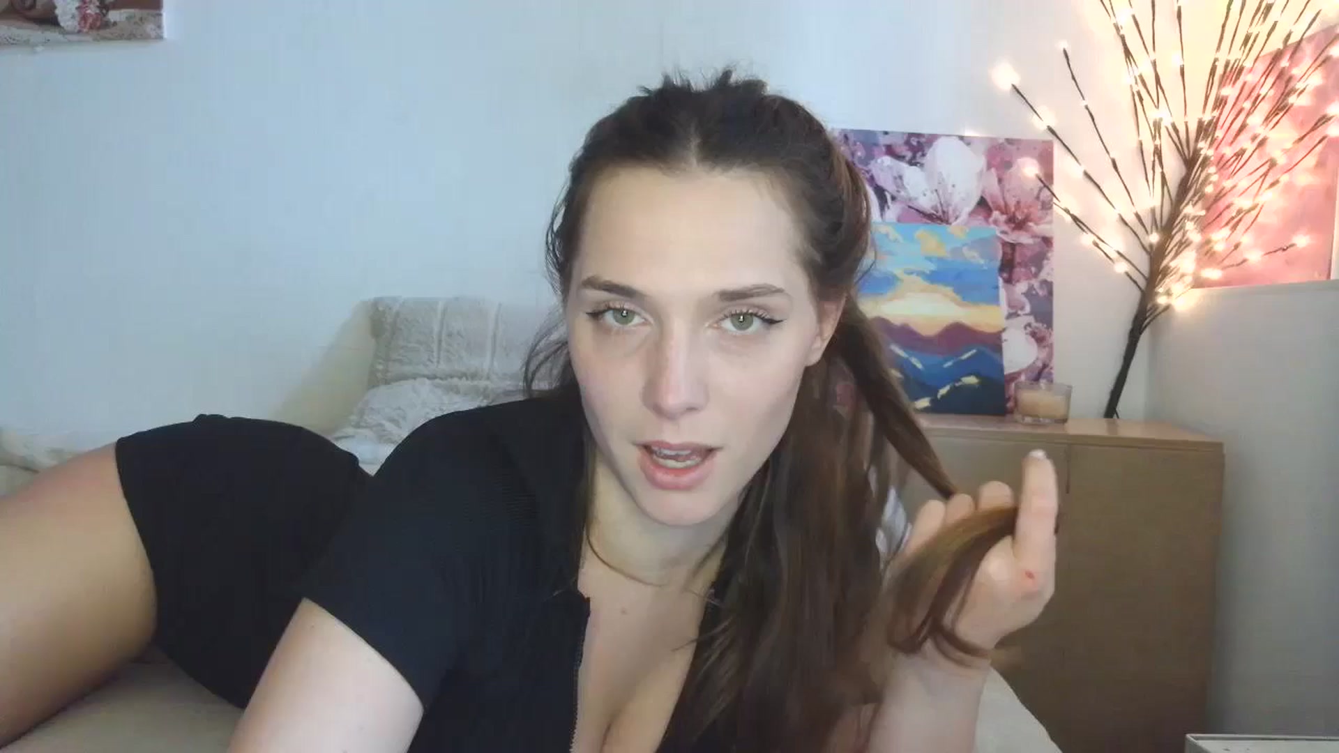 Gallery image thumbnail from HaleyReed's myfreecams stream on, 04/20/2026, 11:53 image 3 of 20