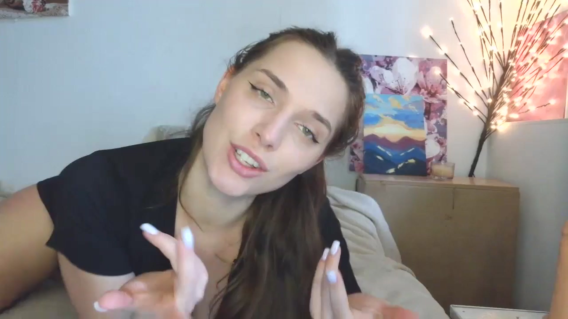 Gallery image thumbnail from HaleyReed's myfreecams stream on, 04/20/2026, 11:53 image 4 of 20