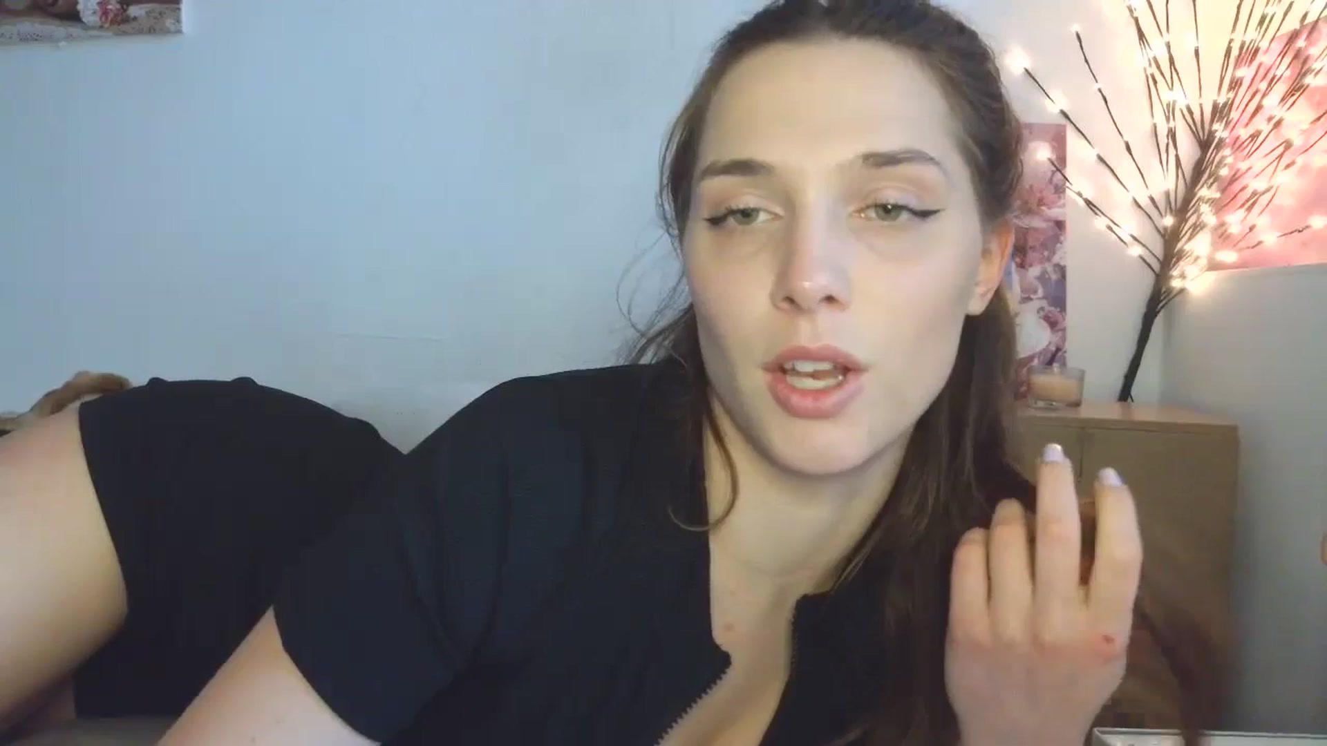 Gallery image thumbnail from HaleyReed's myfreecams stream on, 04/20/2026, 12:40 image 5 of 20