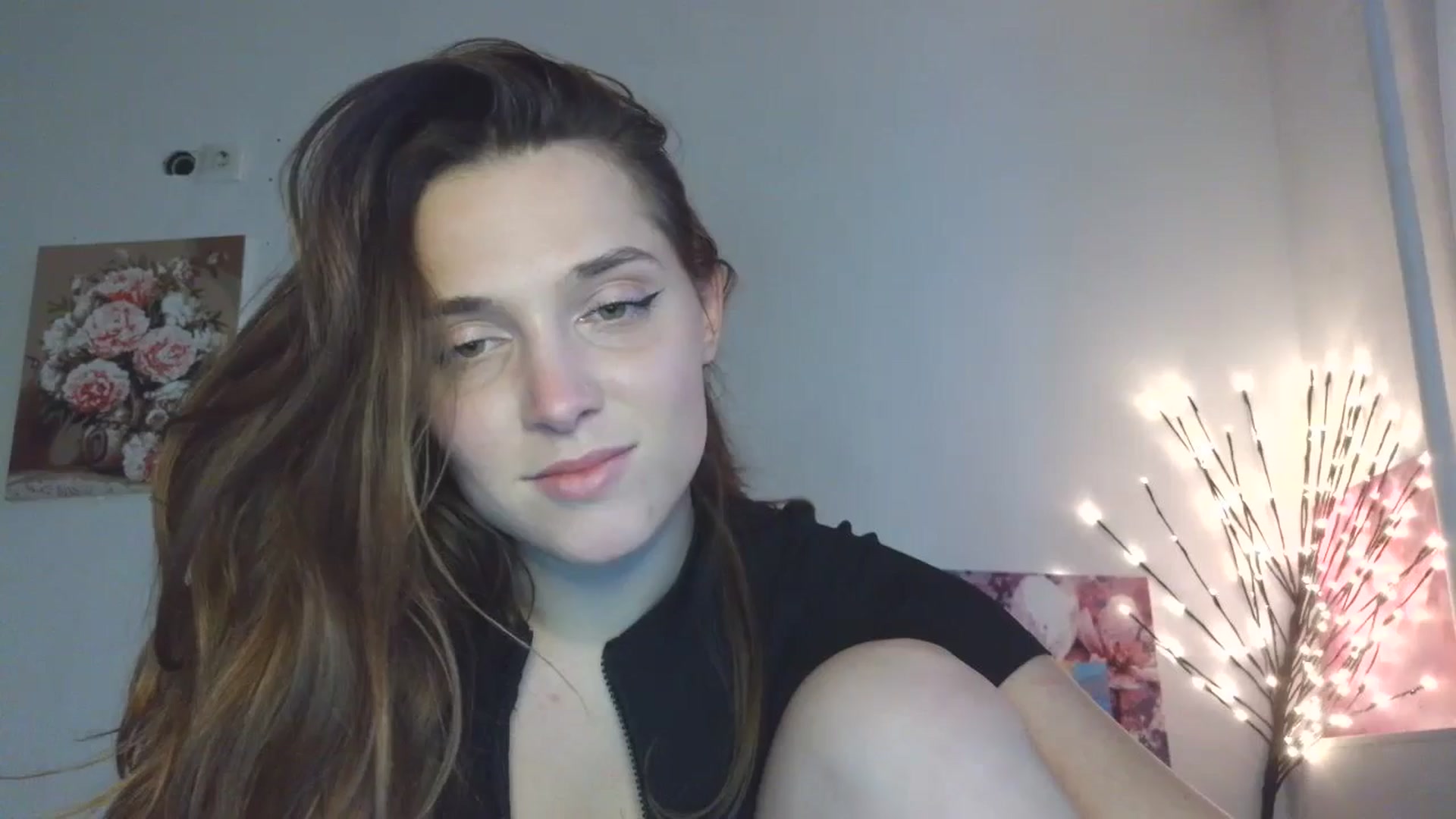 Gallery image thumbnail from HaleyReed's myfreecams stream on, 04/20/2026, 15:59 image 1 of 20