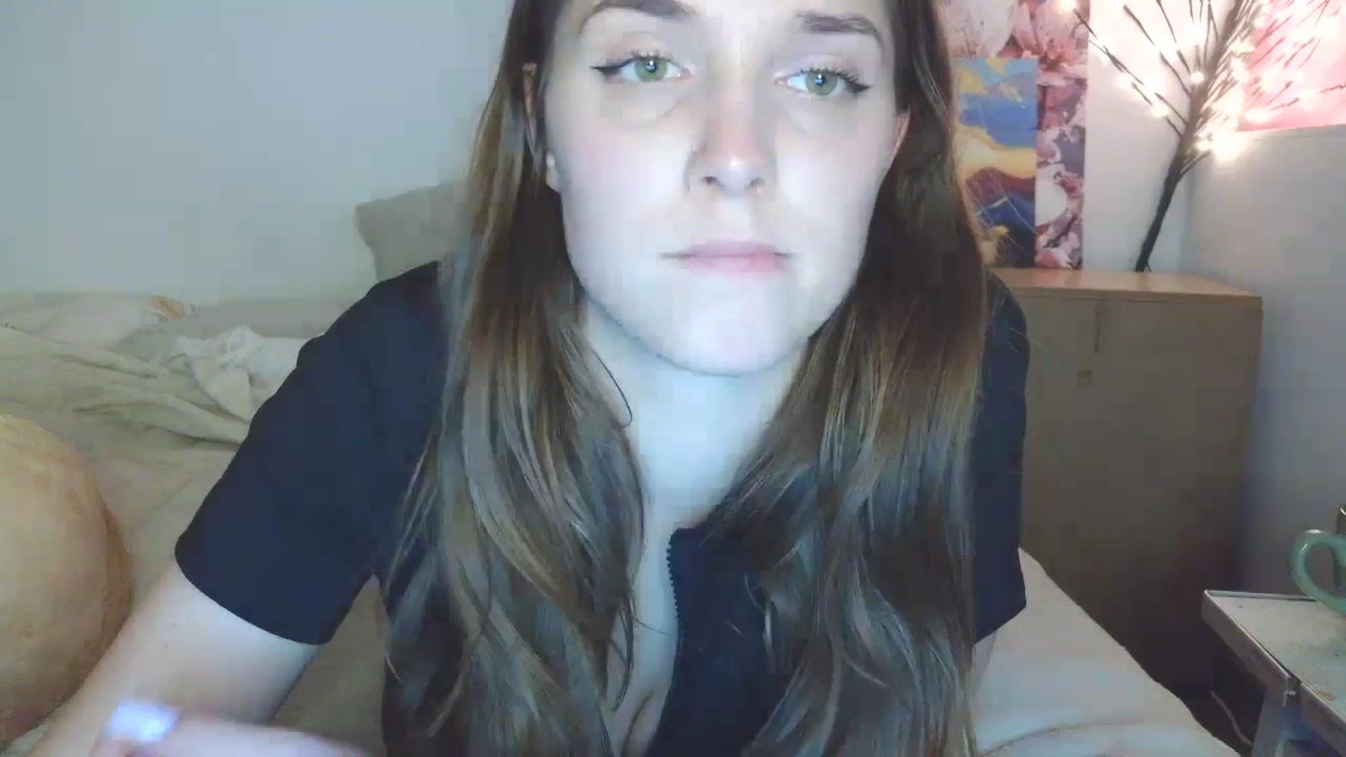 Gallery image thumbnail from HaleyReed's myfreecams stream on, 04/20/2026, 15:59 image 19 of 20
