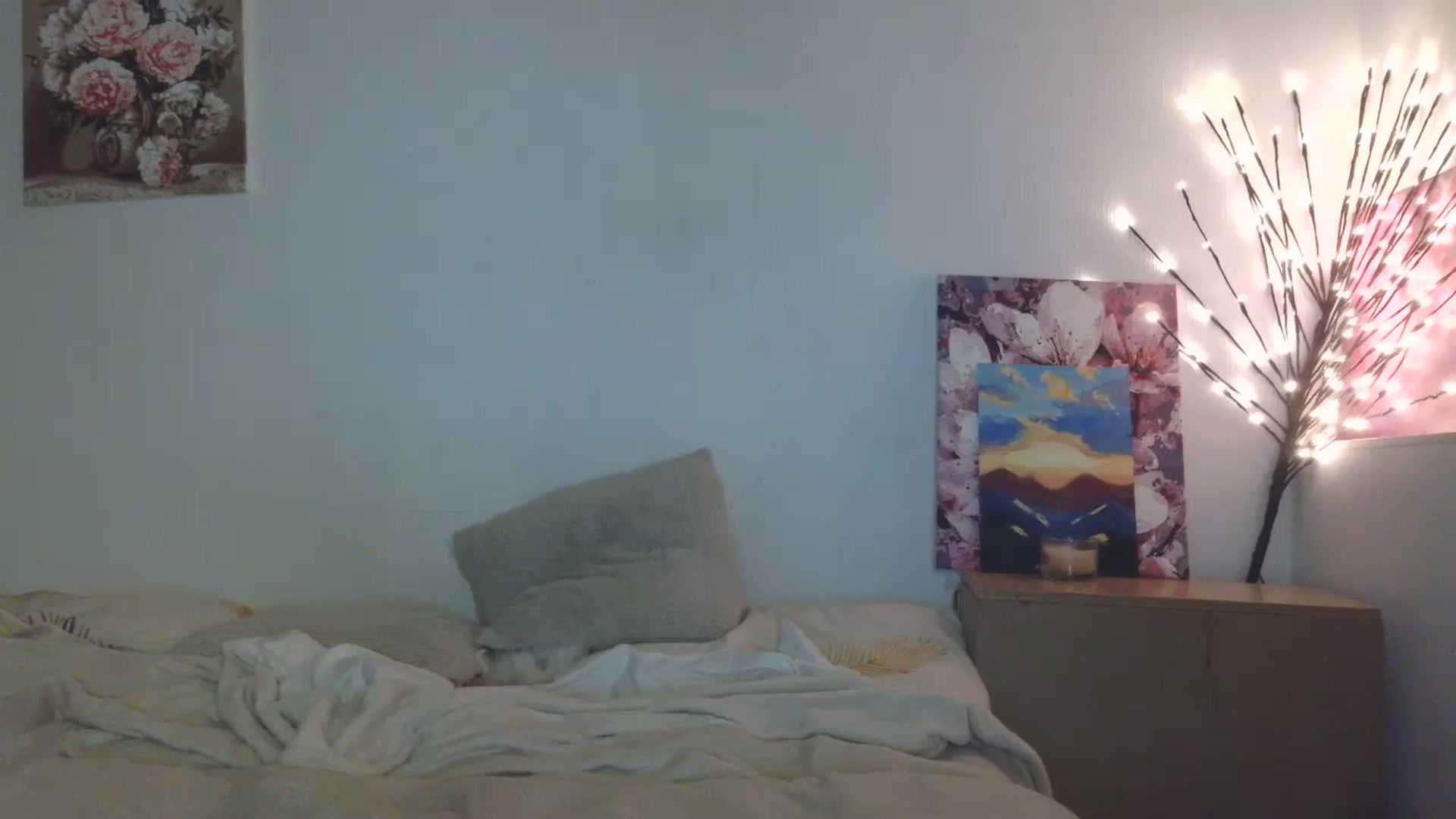 Gallery image thumbnail from HaleyReed's myfreecams stream on, 04/20/2026, 17:25 image 16 of 20