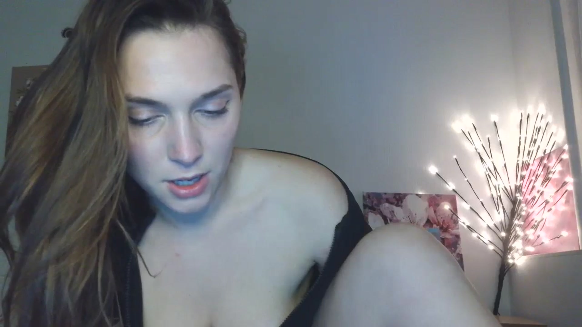 Gallery image thumbnail from HaleyReed's myfreecams stream on, 04/20/2026, 17:25 image 4 of 20