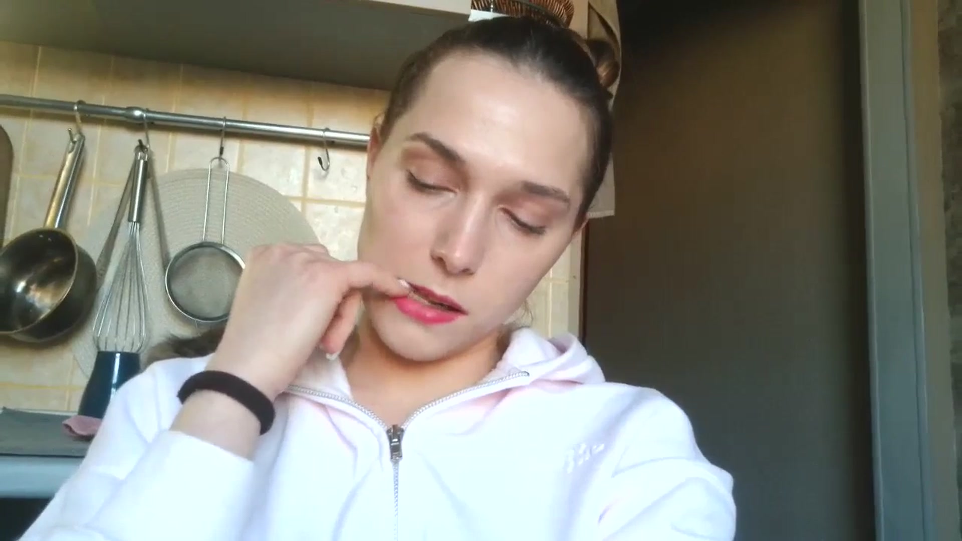 Gallery image thumbnail from HaleyReed's myfreecams stream on, 04/22/2026, 15:34 image 3 of 20