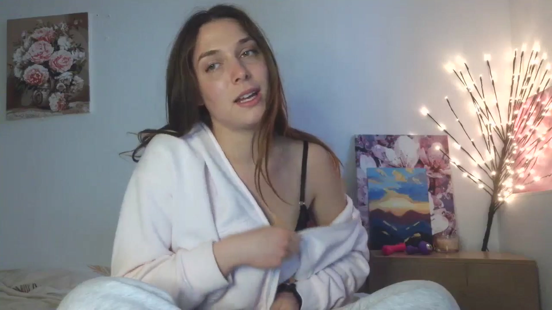 Gallery image thumbnail from HaleyReed's myfreecams stream on, 04/23/2026, 15:31 image 13 of 20