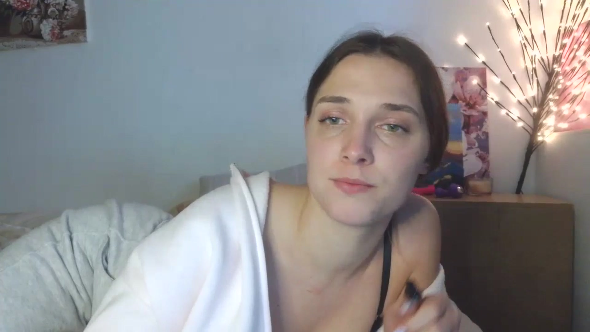 Gallery image thumbnail from HaleyReed's myfreecams stream on, 04/23/2026, 15:31 image 2 of 20