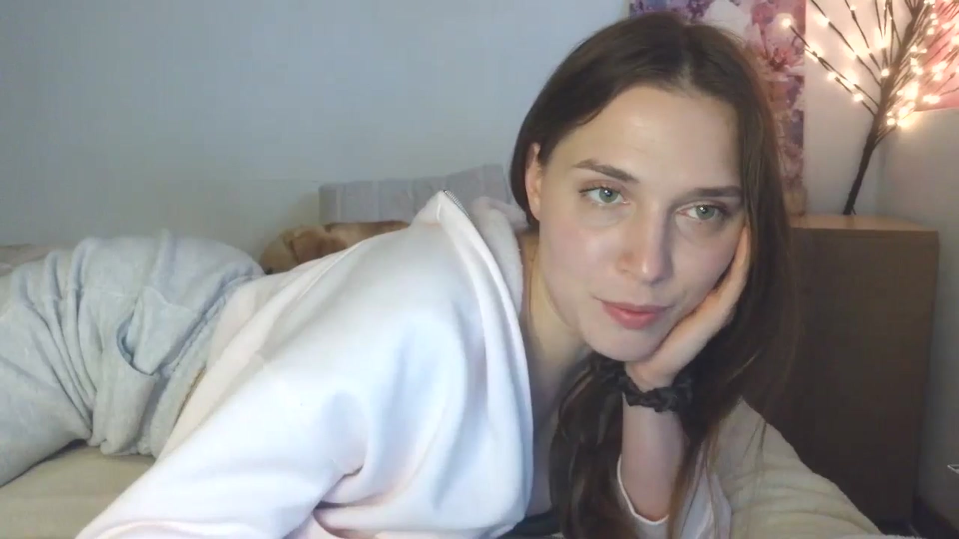 Gallery image thumbnail from HaleyReed's myfreecams stream on, 04/23/2026, 15:31 image 8 of 20