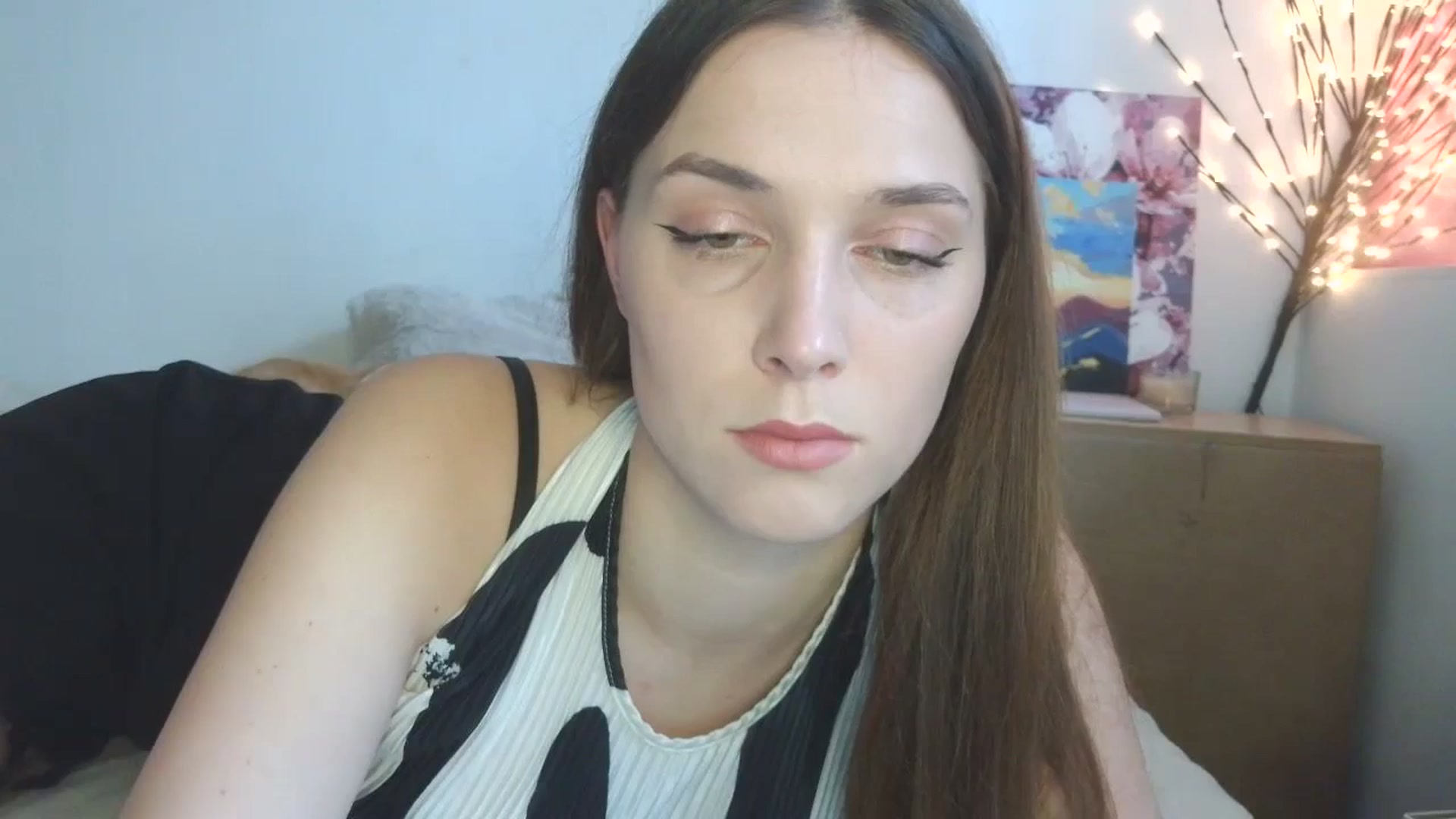 Gallery image thumbnail from HaleyReed's myfreecams stream on, 04/24/2026, 11:29 image 1 of 20