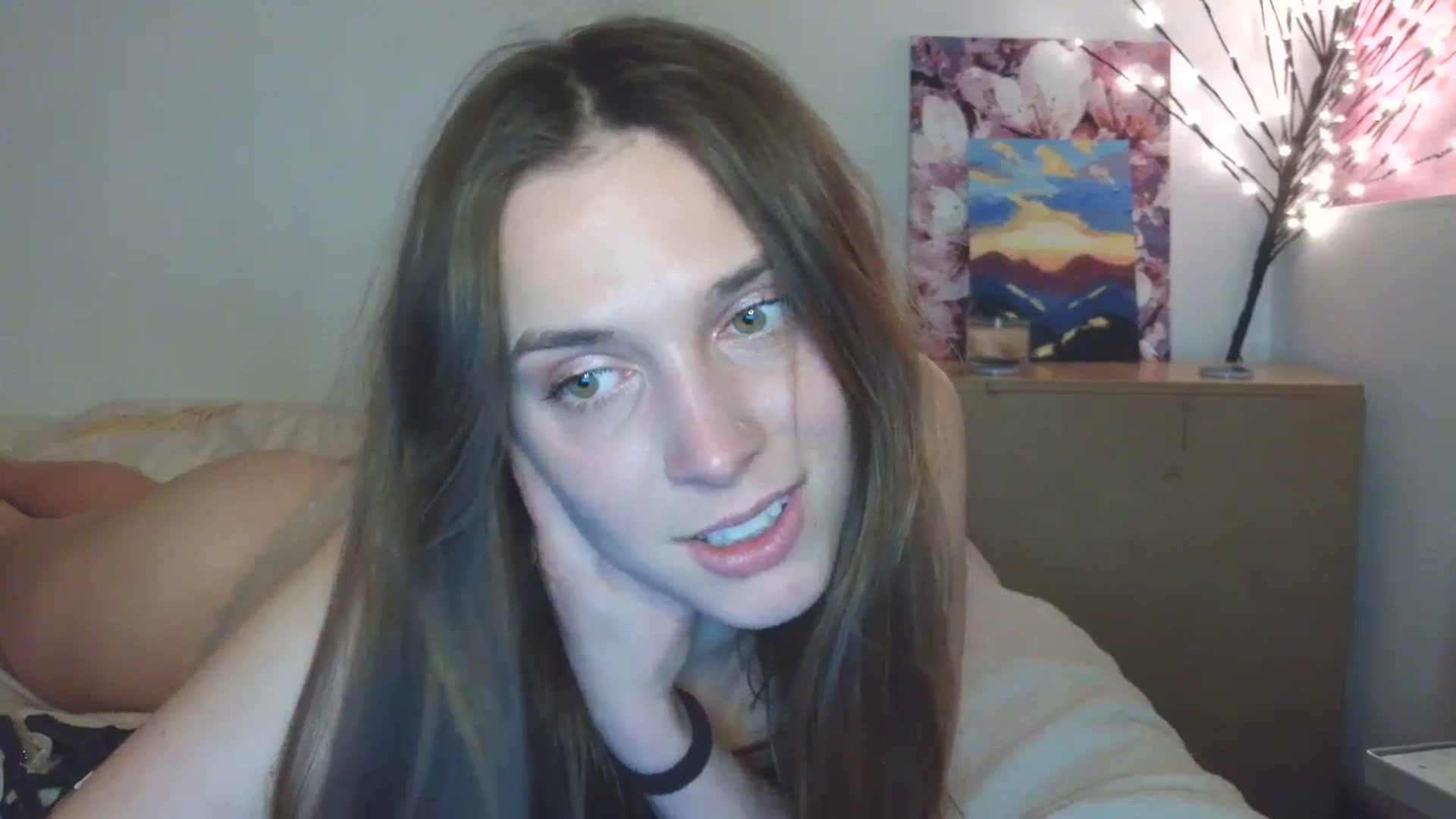 Gallery image thumbnail from HaleyReed's myfreecams stream on, 04/27/2026, 18:20 image 5 of 20