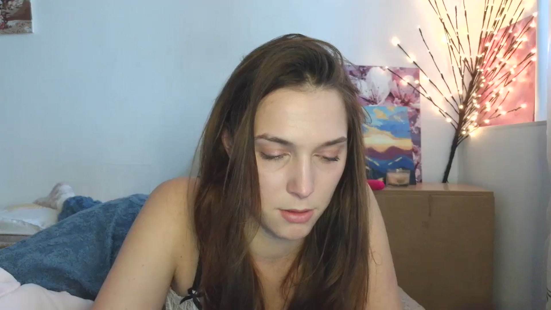 Gallery image thumbnail from HaleyReed's myfreecams stream on, 04/29/2026, 15:20 image 12 of 20