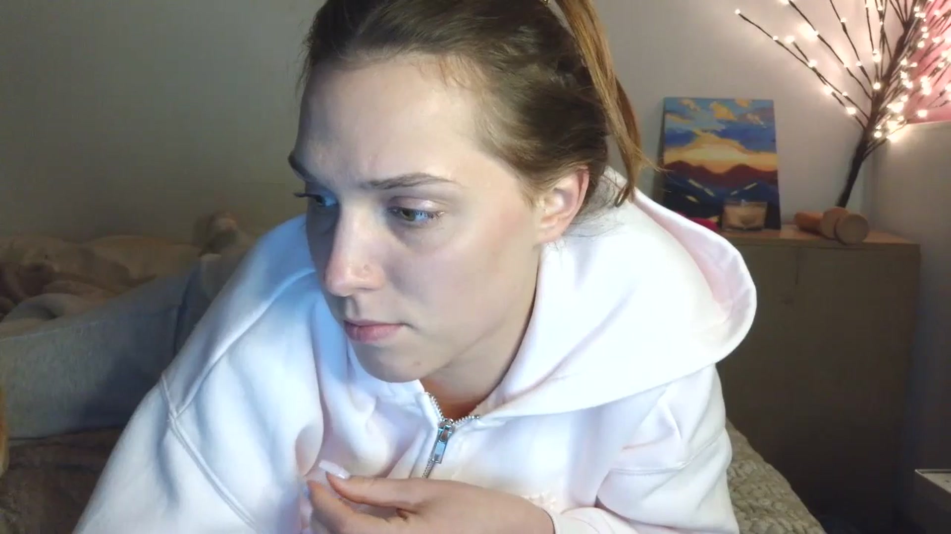 Gallery image thumbnail from HaleyReed's myfreecams stream on, 04/29/2026, 18:02 image 19 of 20